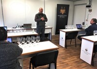 Sala de Degustación Profesional de la Asoc. de Enólogos del Uruguay.